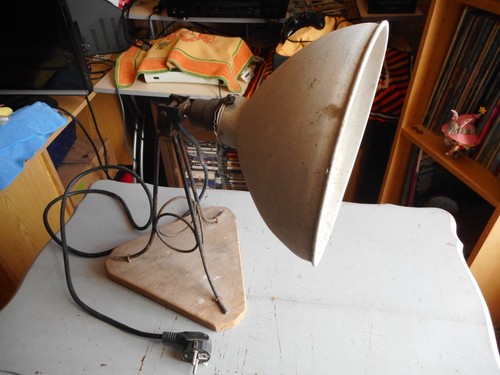 Ancienne lampe industrielle - ancienne,