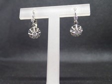 Boucle d'oreille en or blanc