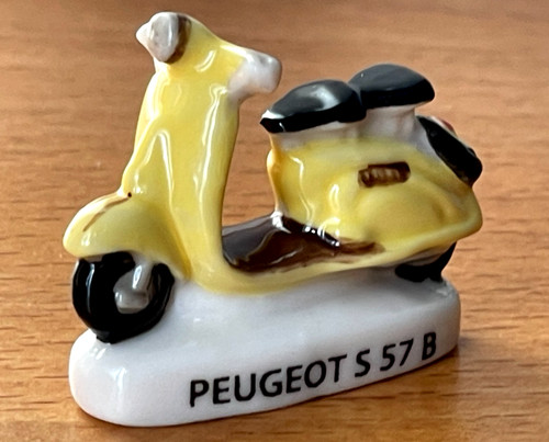 Fève scooter jaune peugeot - scooter, s