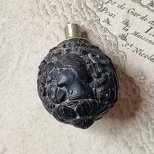 Secouette Noix de Corozo Sculptée Tabatière Début XIXè Heaume Profil Femme