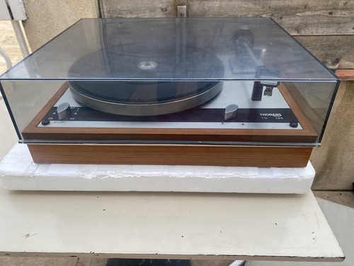 Thorens platine vinyle - ---,