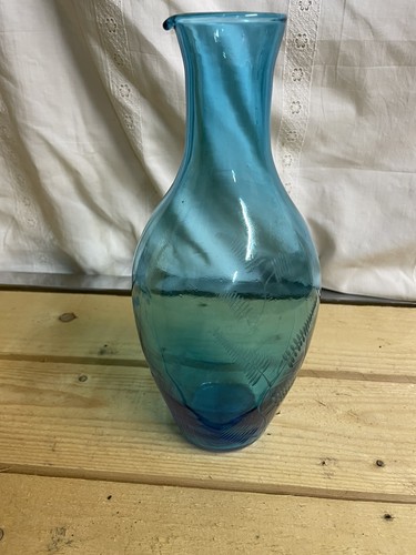 Bouteille verre bleu ciselé - ,