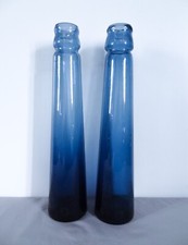 DEUX VASES IKEA EN VERRE BLEU