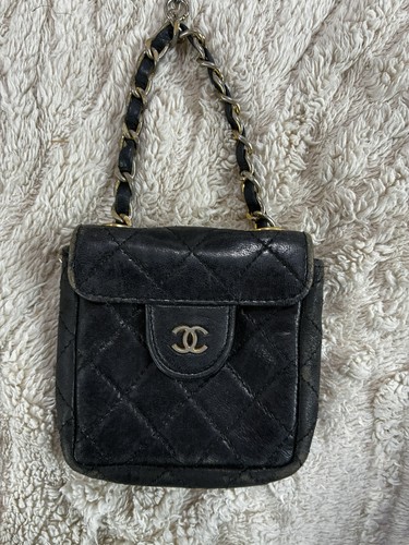 Chanel vintage mini pochette