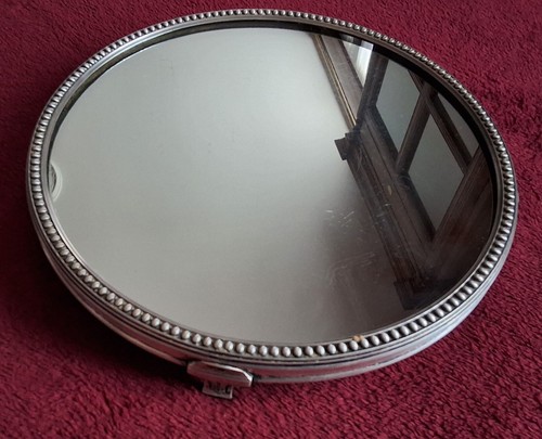 Ancien plateau avec - avec, miroir