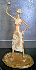 STATUETTE AFRICAINE FEMME  ANCIENNE (EN LAITON OU BRONZE ?)