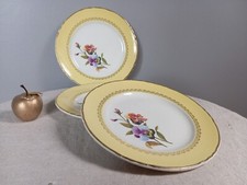 7 assiettes à dessert rétro