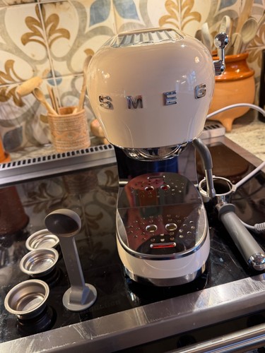 Machine café smeg 2025 - à,