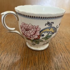 CROWN Staffordshire England Bone China tasse