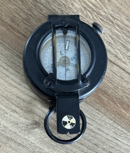 Ancienne boussole militaire - boussole,