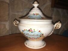 Pot Couvert Sur Piedouche