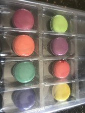 Série complète de 8 macarons