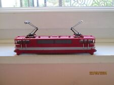 très belle carrosserie de bb 9240 gégé sans casse avec vitrage et pantographes