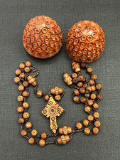 Joli Oeuf en corozo sculpté -