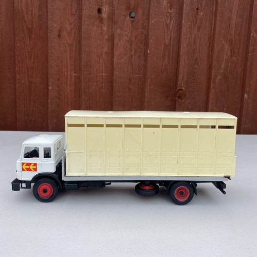 Britains farm livestock - farm,