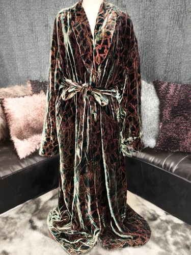 Georgina von etzdorf robe - georgina,