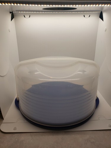 Tupperware round cake taker - round,