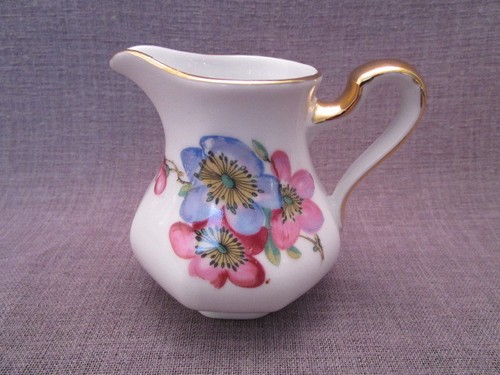 Pot lait ancien - pot, a