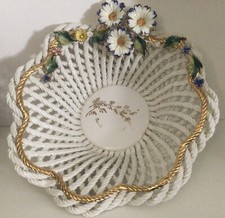 CORBEILLE PORCELAINE TRESSÉE FLEURS FEUILLAGE DORURE CAPODIMONTE VINTAGE ITALIE