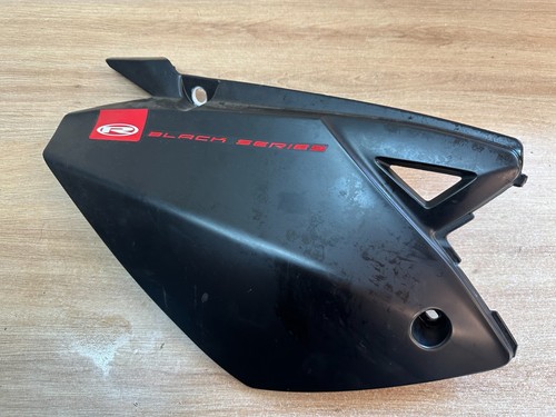 Une coque carenage lateral - carenage,