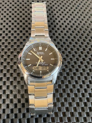 Montre solaire radiocommandée