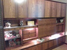 Living vintage en palissandre de Rio, année 70. Bibliothèque, Bar, TV...