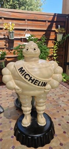 Michelin statue presentoir - statue,