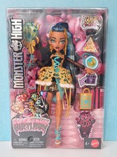 Monster high poupée dans