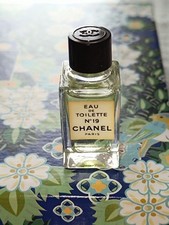 CHANEL N° 19 - PARFUMS CHANEL