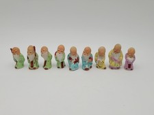 Charmante série ancienne de 9 figurines chinoises en biscuit peint à la main