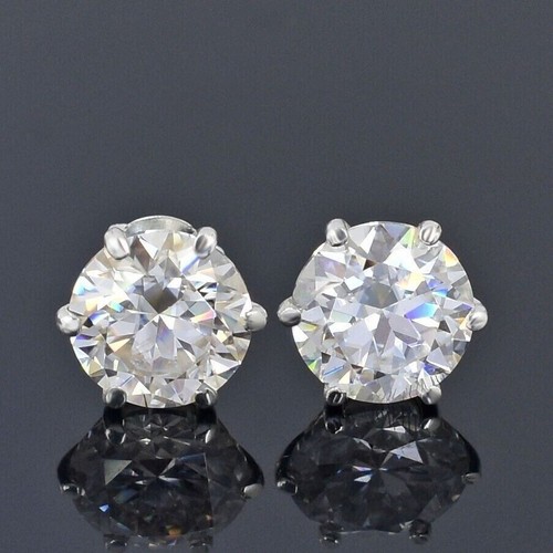 Clous solitaire diamant blanc