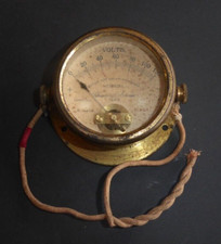 joli voltmètre apériodique ancien en laiton Chauvin et Arnoux Paris