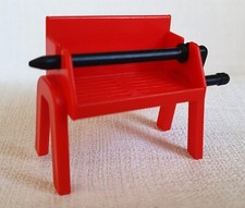 BARBECUE SUR PIED ROUGE AVEC TOURNE BROCHE 3758 PLAYMOBIL