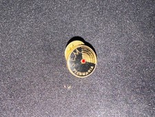 (V2) PINS BADGE ENAMEL VINTAGE COLLECTION LOGO SEM PIERMARIA