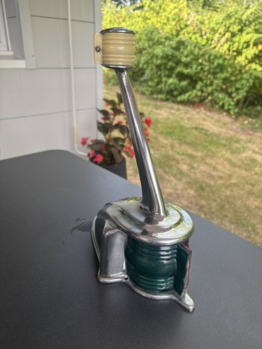 Feu avant pour bateau - , riva