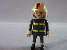 PLAYMOBIL DAME POMPIER CASERNE