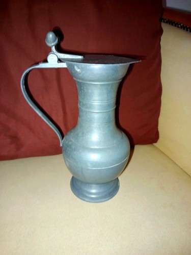 Pichet ancien étain fin - -,
