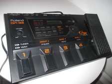 ROLAND GR-33 13-PIN GUITAR SYNTHESIZER