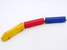 JOUET ANCIEN EN PLASTIQUE RAME LOCOMOTIVE ET VOITURES SNCF