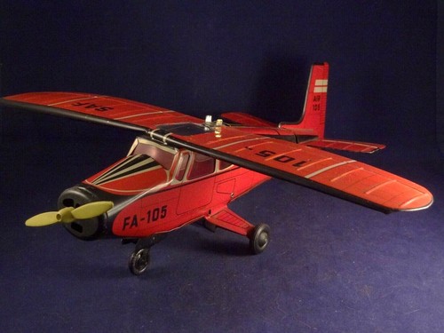 Ancien jouet tôle avion
