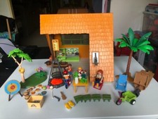 rare maison gîte de vacance 6887 Playmobil  très bon état, personnages et access
