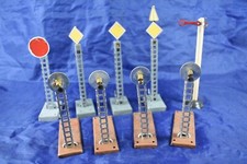 LOT DE 10 PANNEAUX DE SIGNALISATION POUR MODELISME FERROVIAIRE HORNBY JEP