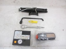 Outil De Bord Cric Clé À