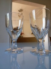 LOT DE 2 VERRES EN CRISTAL