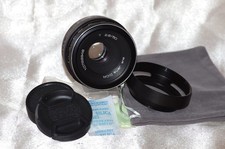 REFERENCE ZEISS_TESSAR objectif M42 50mm f2,8, bouchons-pare-soleil-housse, TBE