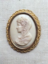 BROCHE CAMÉE VINTAGE MADE IN