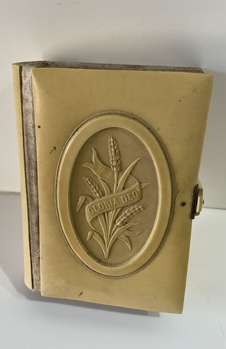Missel ancien couleur ivoire - missel,