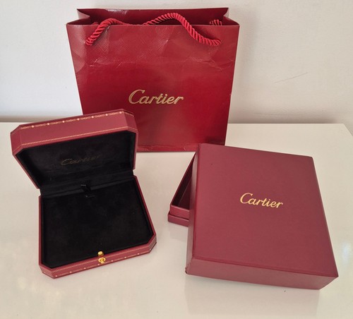 Cartier boite sur - et,