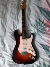Guitare electrique style stratocaster