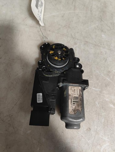 Moteur leve vitre - avant, droit